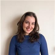 Je suis un étudiant universitaire qui aide les éleves dans leurs études et les devoirs par les courses en ligne.